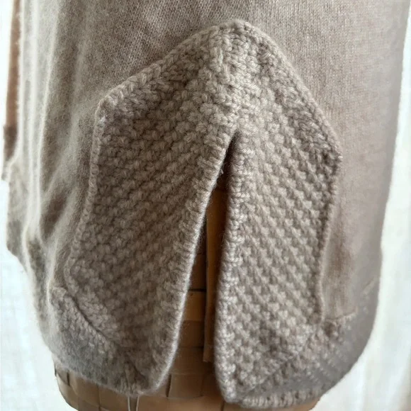 Tory Burch 100% Cashmere V Neck Sweater Beige Size M - Picture 13 of 14